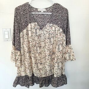 Suzanne Betro Weekend Size L Boho Top Floral Leaf Print Bell Sleeve Ruffle Hem